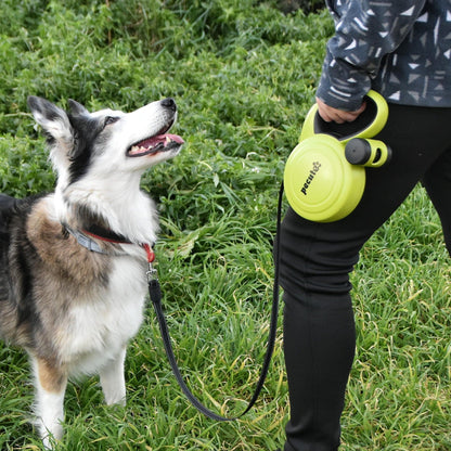 10m/32ft Retractable Dog Leash with Dog Waste Bag Holder